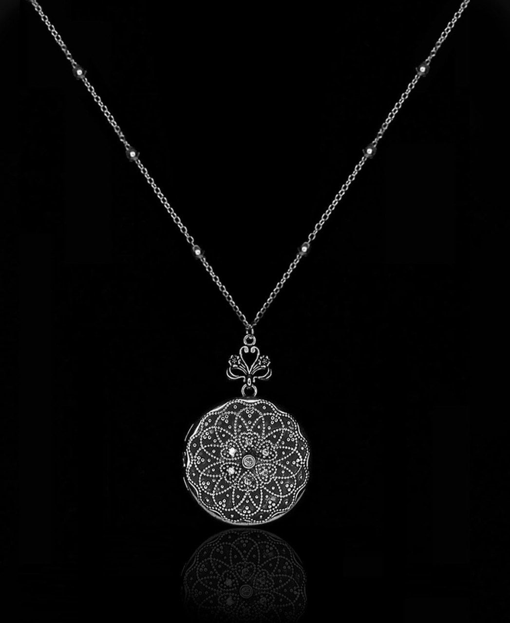 Küçük Boy Gümüş Renk Cevşen Kolye