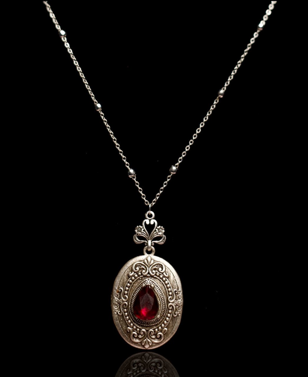 Gümüş renk-Bordo Taşlı Vintage Cevşen Kolye